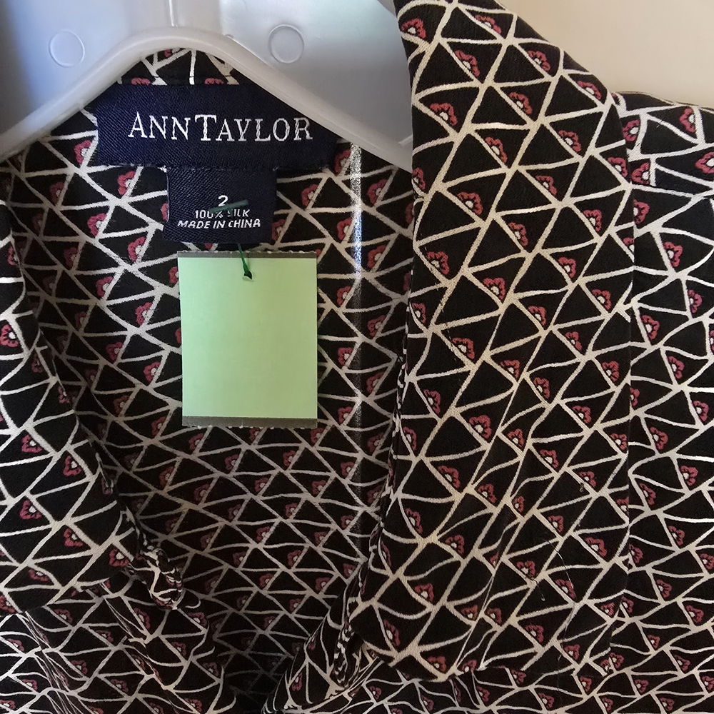 Ann Taylor Black and White Geometric Silk Sleeveless Blouse